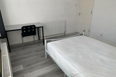 Bed 1b.jpg
