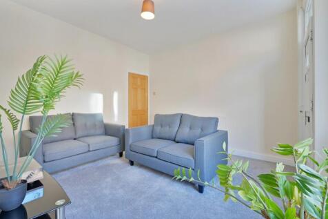 Lounge, pic 1.jpg