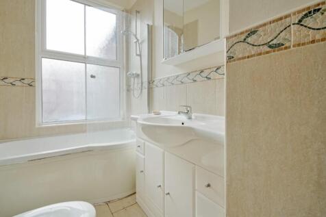 Bathroom, pic 2.jpg