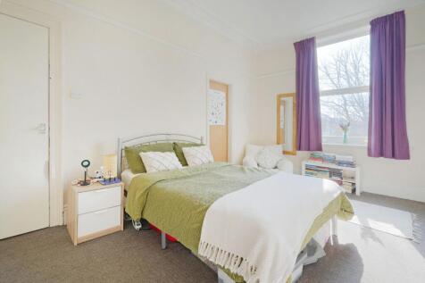 Bedroom, pic 2.jpeg