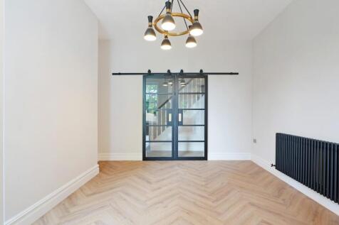 Dining Room.jpg