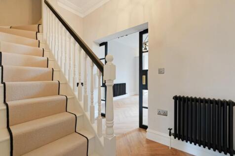 Entrance hall to dining room view.jpg