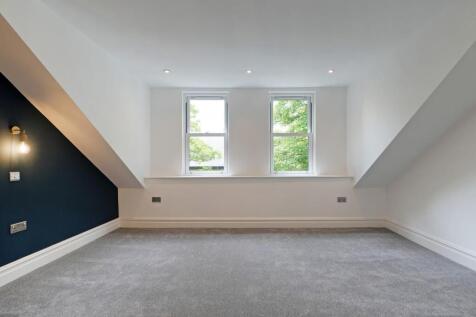 Attic front bedroom (2).jpg