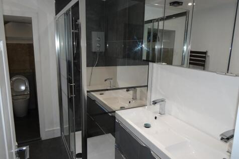 Bathroom.JPG
