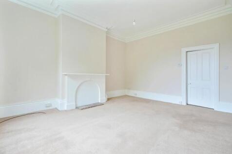 Living room 3.jpg
