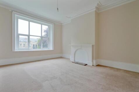 Living room 2.jpg