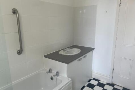 Bathroom2.JPEG