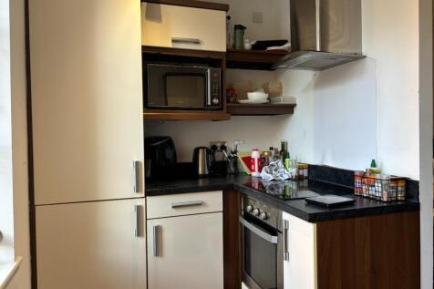 Kitchen 2.jpg