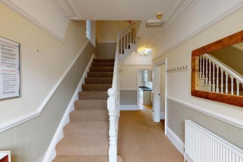 557-Crookesmoor-Road- Hallway.jpg