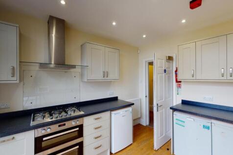557-Crookesmoor-Road- Kitchen.jpg