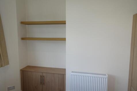 Bedroom 1 (1).JPG