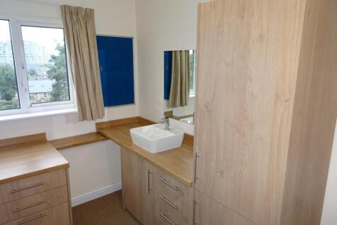 557 Crookesmoor Road Room 5.JPG