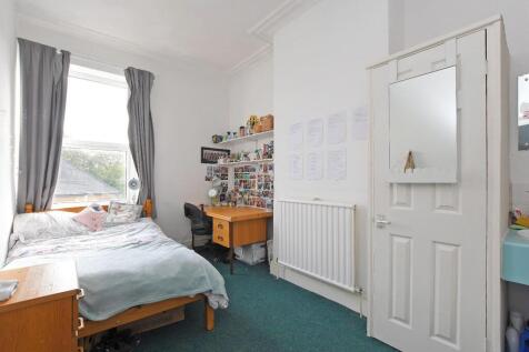 72 Harcourt Road - bedroom 4.jpg