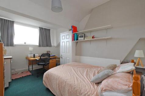 72 Harcourt Road - bedroom 8.jpg