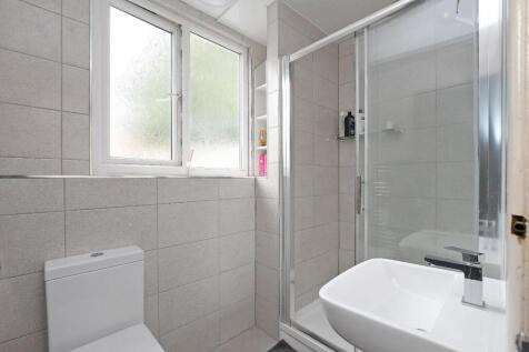 72 Harcourt Road - shower room 2.jpg