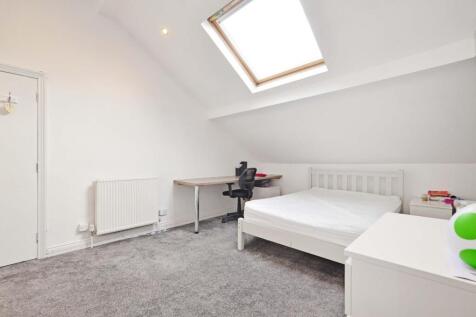 99 Harcourt, F3 - Bedroom 2, pic 2.jpg