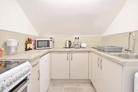 99 Harcourt, F3 - Kitchen, pic 2.jpg