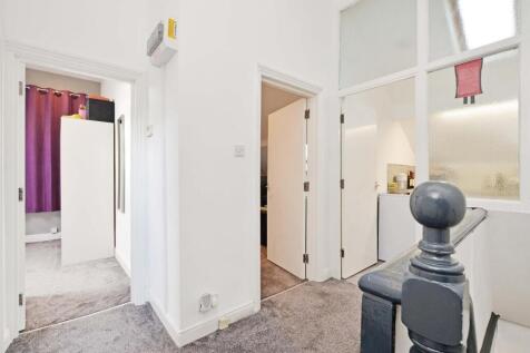 99 Harcourt, F3 - Landing.jpg