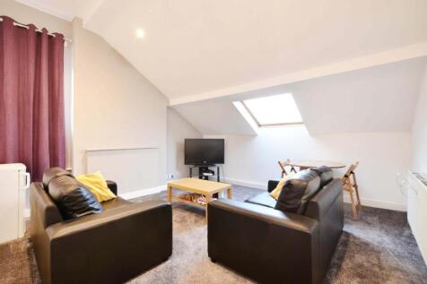 99 Harcourt, F3 - Living Room, pic 1.jpg