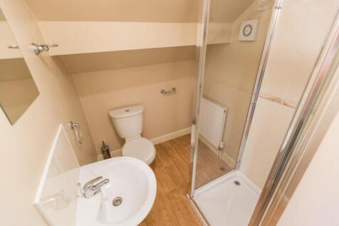 17-WIlkinson-Street-bedroom 8 ensuite.jpg