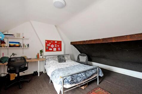 4a Ashdell Road, bedroom 2.jpg