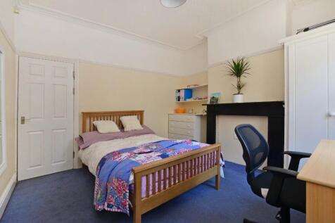 130 Howard Rd, bedroom 1.JPG