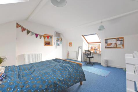 11 Cobden Place - bedroom 4 pic 2.jpg