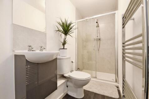 53 Western Road, main shower room.jpg