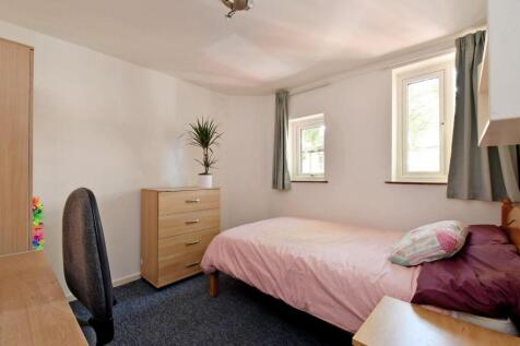 53 Western Road, bedroom 1.jpg