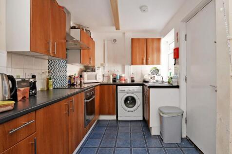 61 Crookes Rd - Kitchen, pic 2.jpg