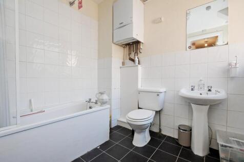 61 Crookes Rd - bathroom .jpg
