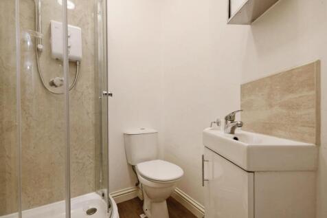 28 Aldred Road, second shower room.jpg