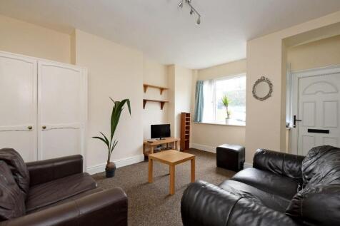 28 Townend Street, living room.jpg