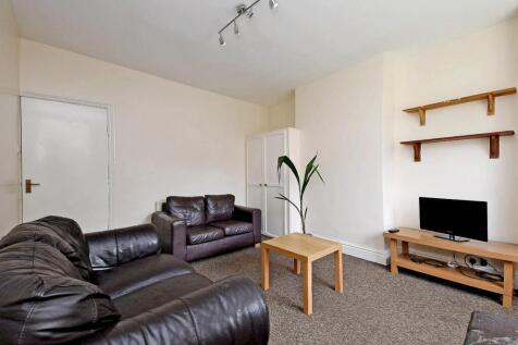 28 Townend Street, living room , pic 2.jpg