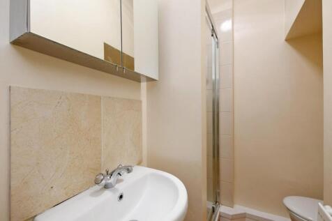 28 Townend Street, shower room.jpg
