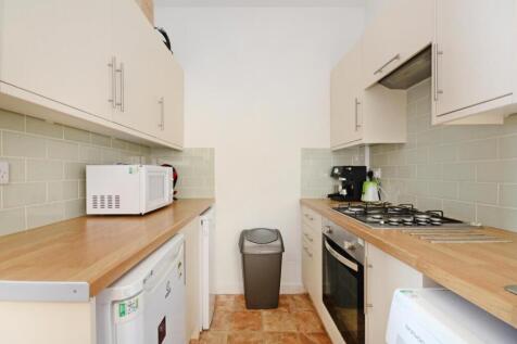 Burns Rd 4, kitchen pic 2.jpg