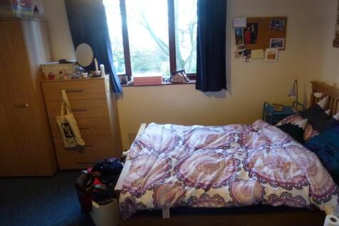 222 School - Bedroom 2, pic 2.JPG