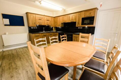 Kitchen with dining table.jpg
