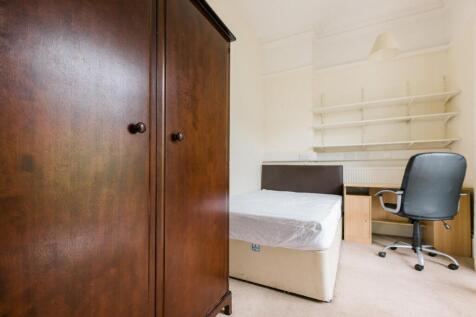 Bedroom 1.jpg