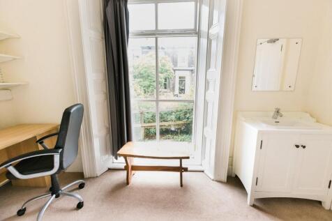 Bedroom 1 (1).jpg