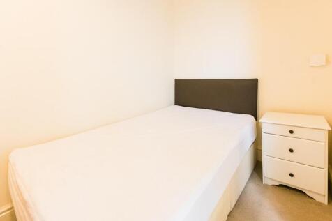 Bedroom 2 (1).jpg