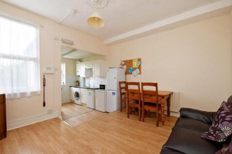 59 Hands Road, living room.jpg