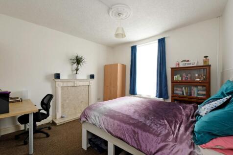 59 Hands Road, bedroom 1.jpg