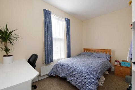 59 Hands Road, bedroom 2.jpg
