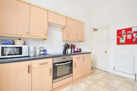 Kitchen2.JPG