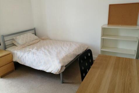 Middle floor bedroom3.jpg