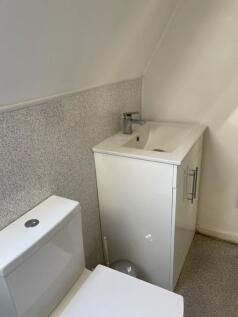41 Aldred - shower room, pic 2.jpg