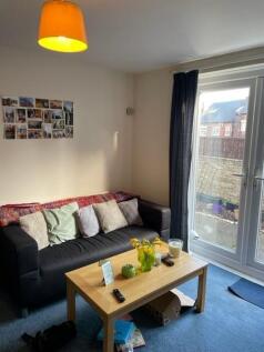 41 Aldred - lounge, pic 2.jpg