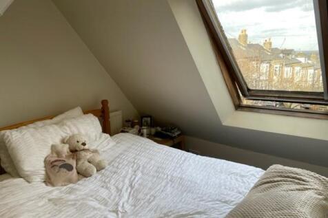 39 Aldred bedroom 2.jpg