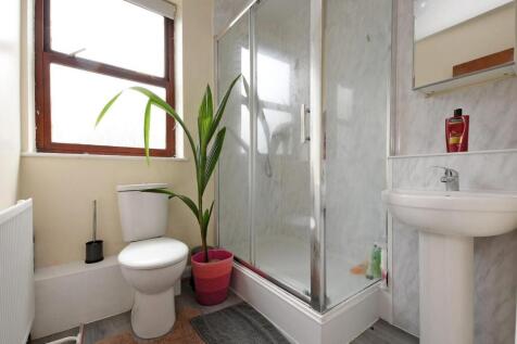 100 Bradley Street, shower room 1.jpg